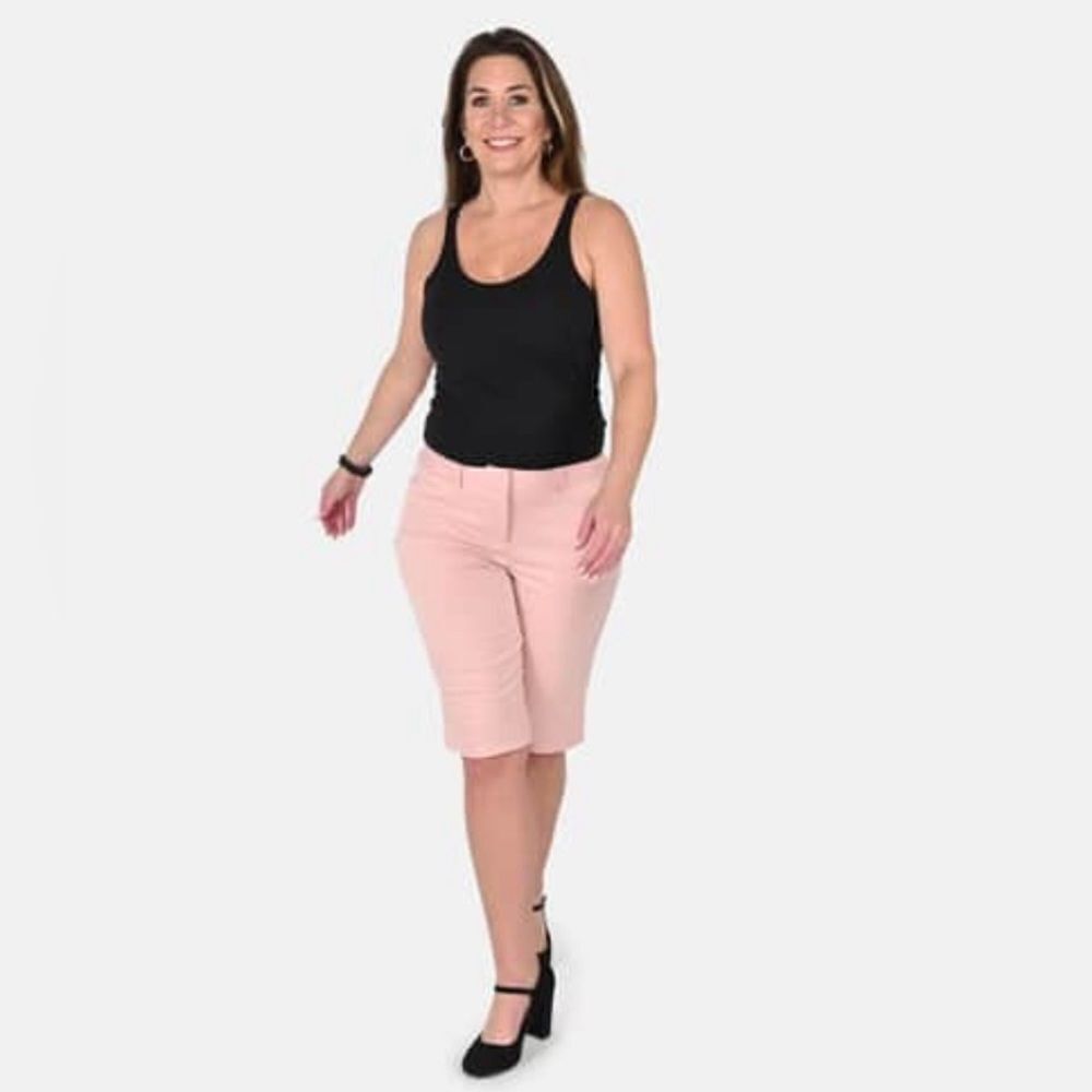 Harve Benard Bermuda Shorts size 8 in Mellow Rose